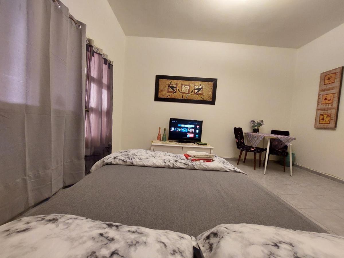 Modern Studio Central Haifa Free Wifi דירת נופש מאובזרת בחיפה Екстериор снимка